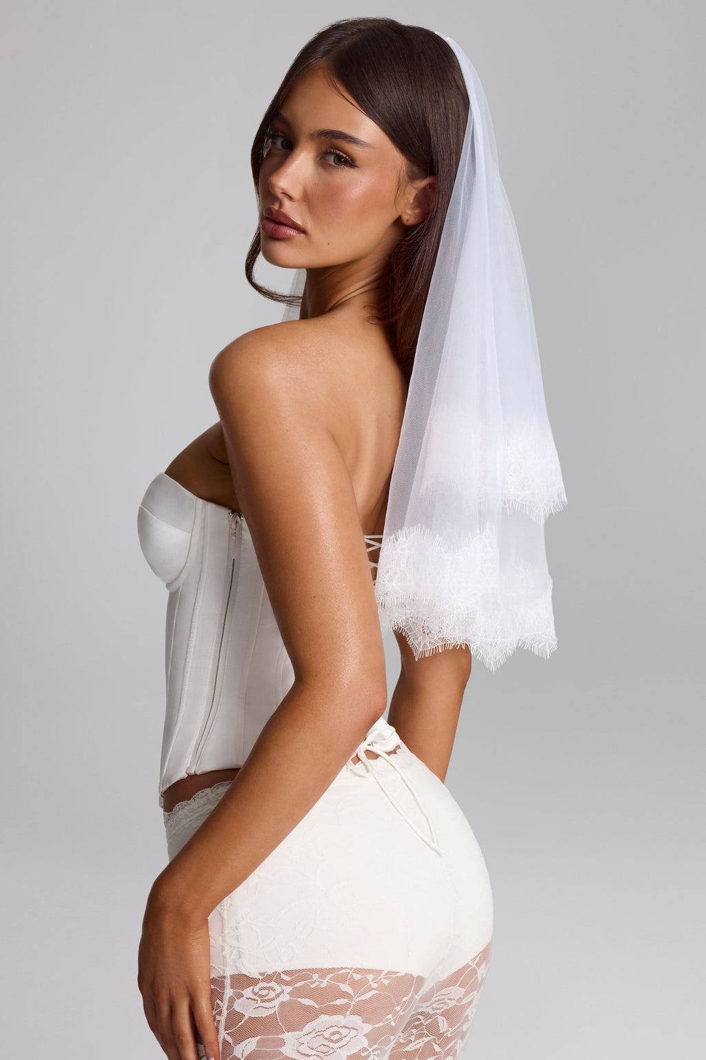 Lace-Trim Veil in White