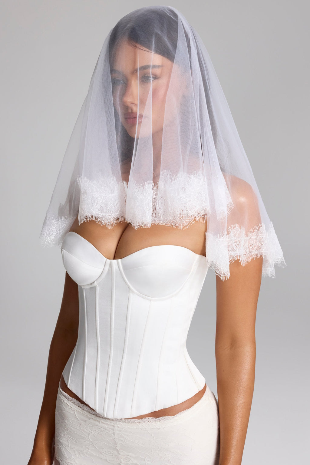 Lace-Trim Veil in White