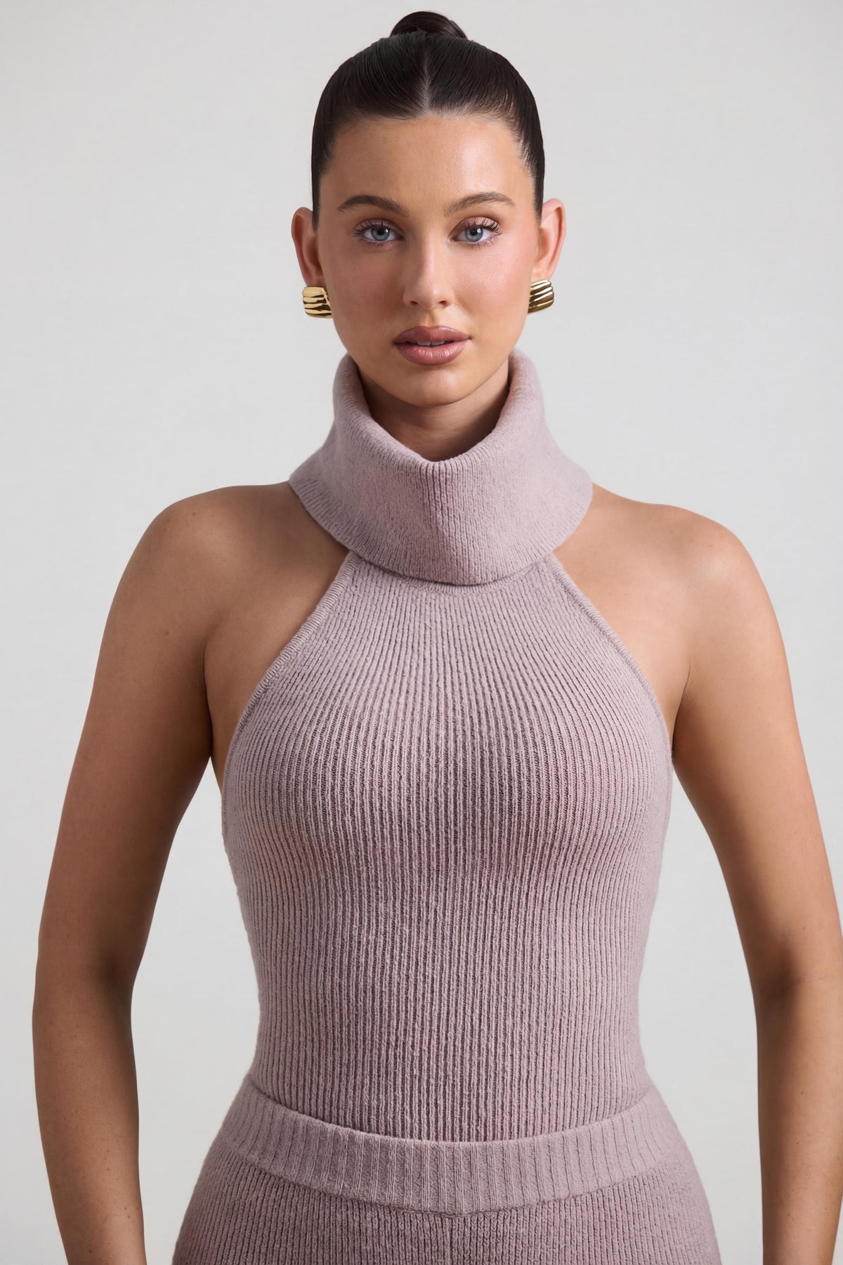 Ribbed-Knit Turtleneck Backless Top in Taupe