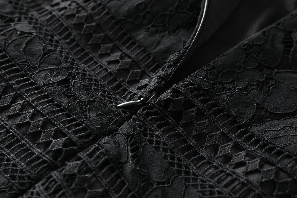 Quenna Plus Size Black Lace Formal Dress
