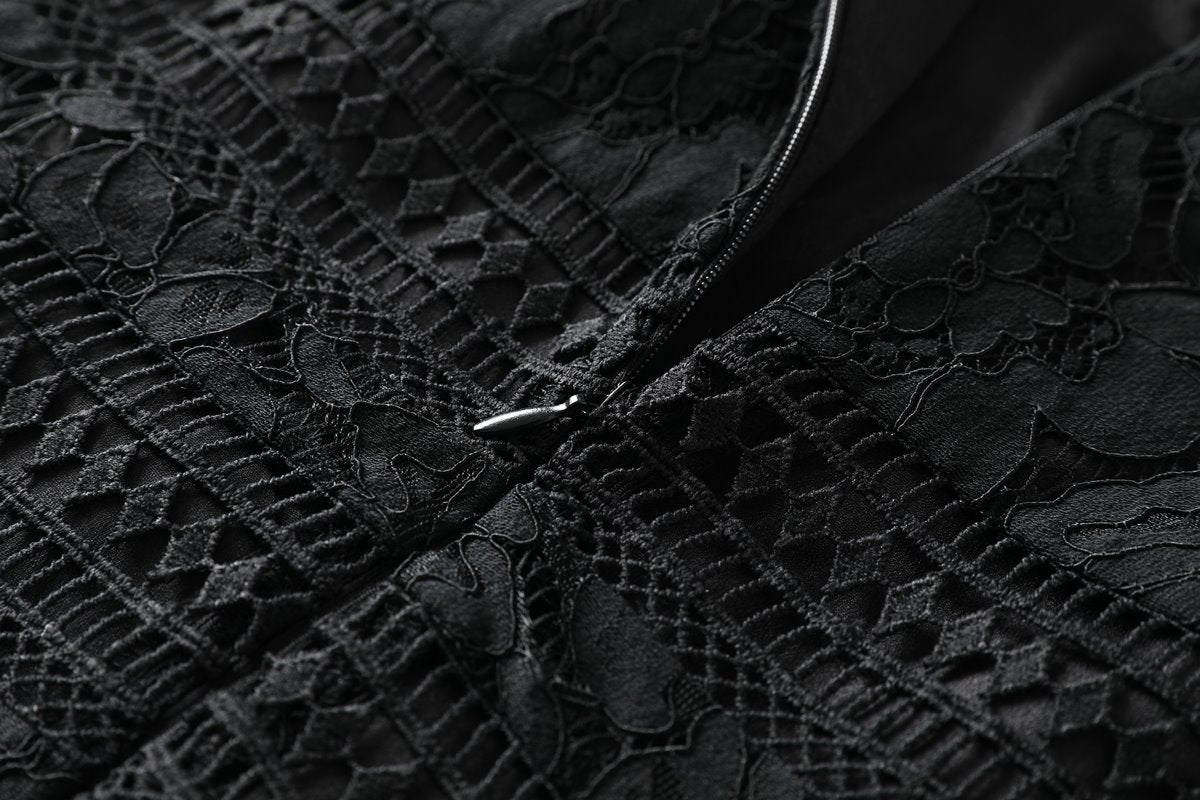 Quenna Plus Size Black Lace Formal Dress
