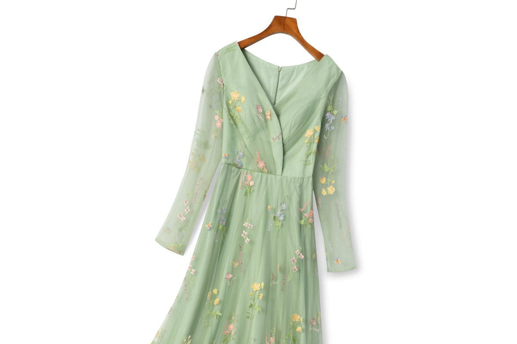 Plus Size Floral Embroidery Evening Dress