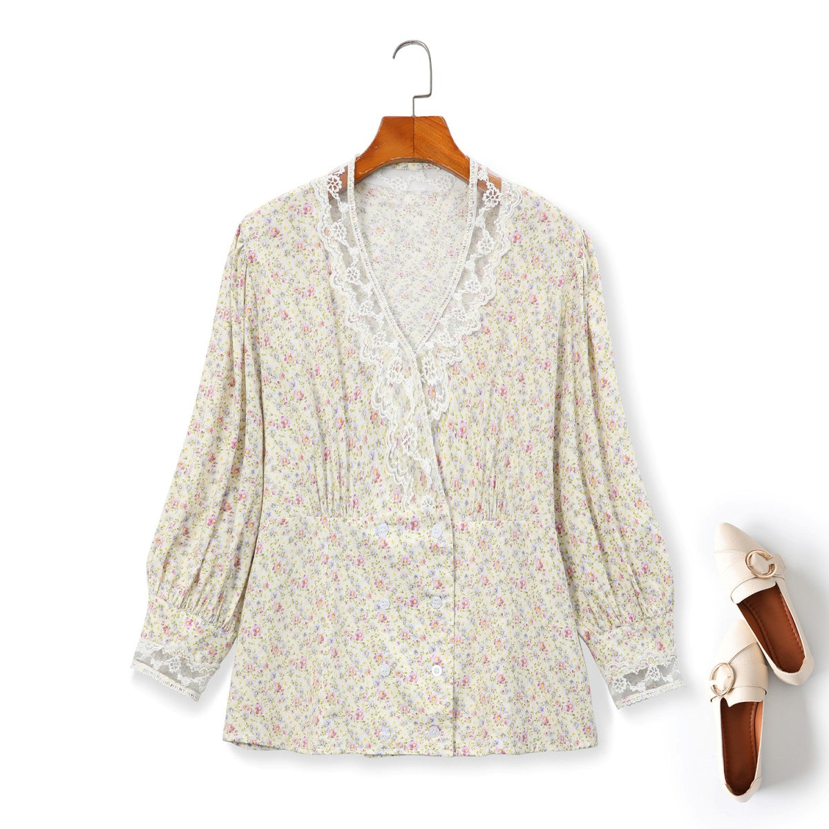 Lilah Plus Size Vintage Floral Blouse